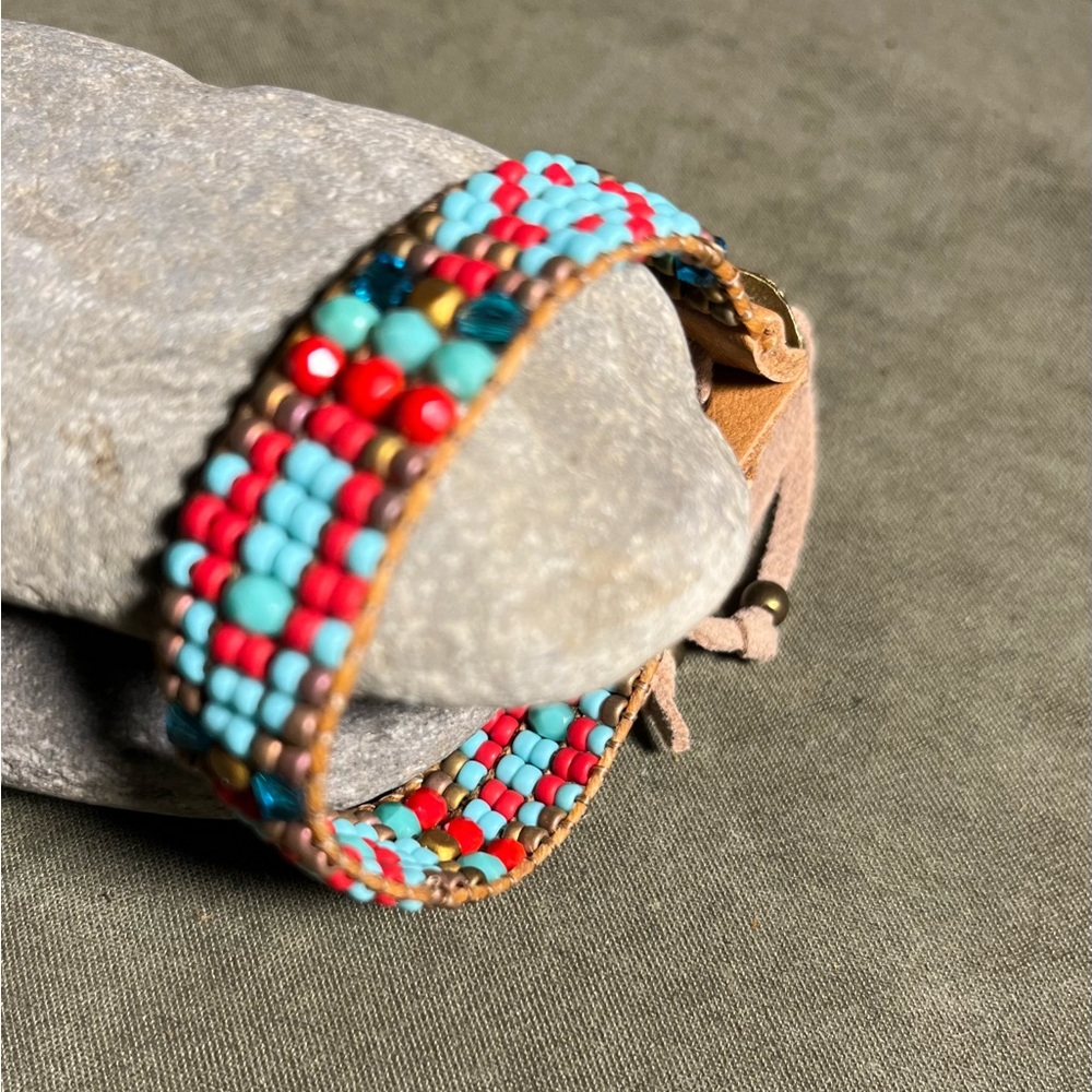 Beaded cuff bracelet - Picture 2 of 4